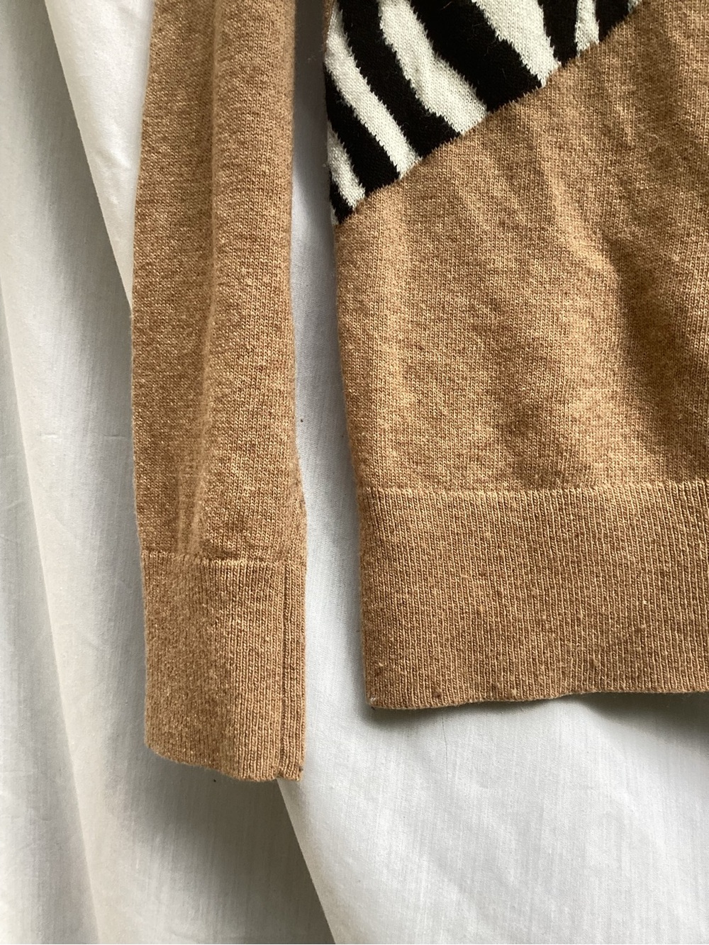 Banana Republic wool Camel Crewneck Sweater with Zebra Motif, size small - Picture 3 of 8